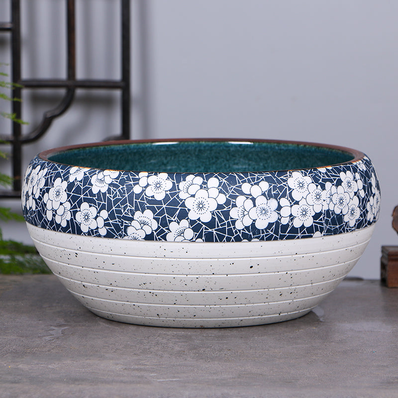 White flower Pot A 695